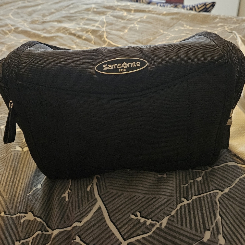 Samsonite Large Travel Toiletry Bag - Black Nyon